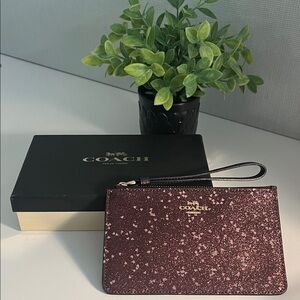 New Coach Sparkling raspberry Pink Heart Design Wristlet